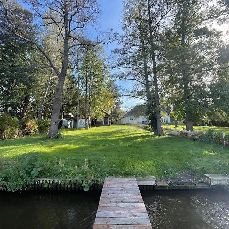 Idyllisches, Neu Renoviertes Haus Mit Steg Am See Berlin Exteriör bild