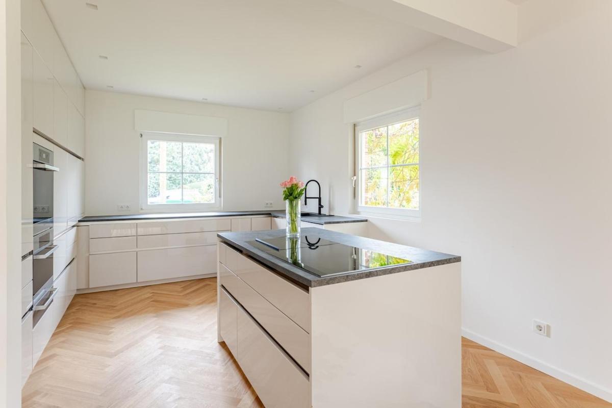 Idyllisches, Neu Renoviertes Haus Mit Steg Am See Berlin Exteriör bild