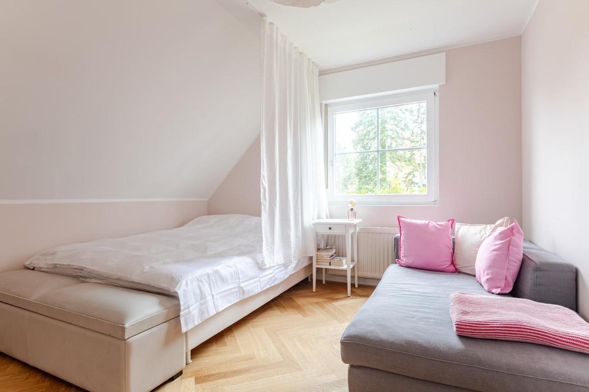 Idyllisches, Neu Renoviertes Haus Mit Steg Am See Berlin Exteriör bild
