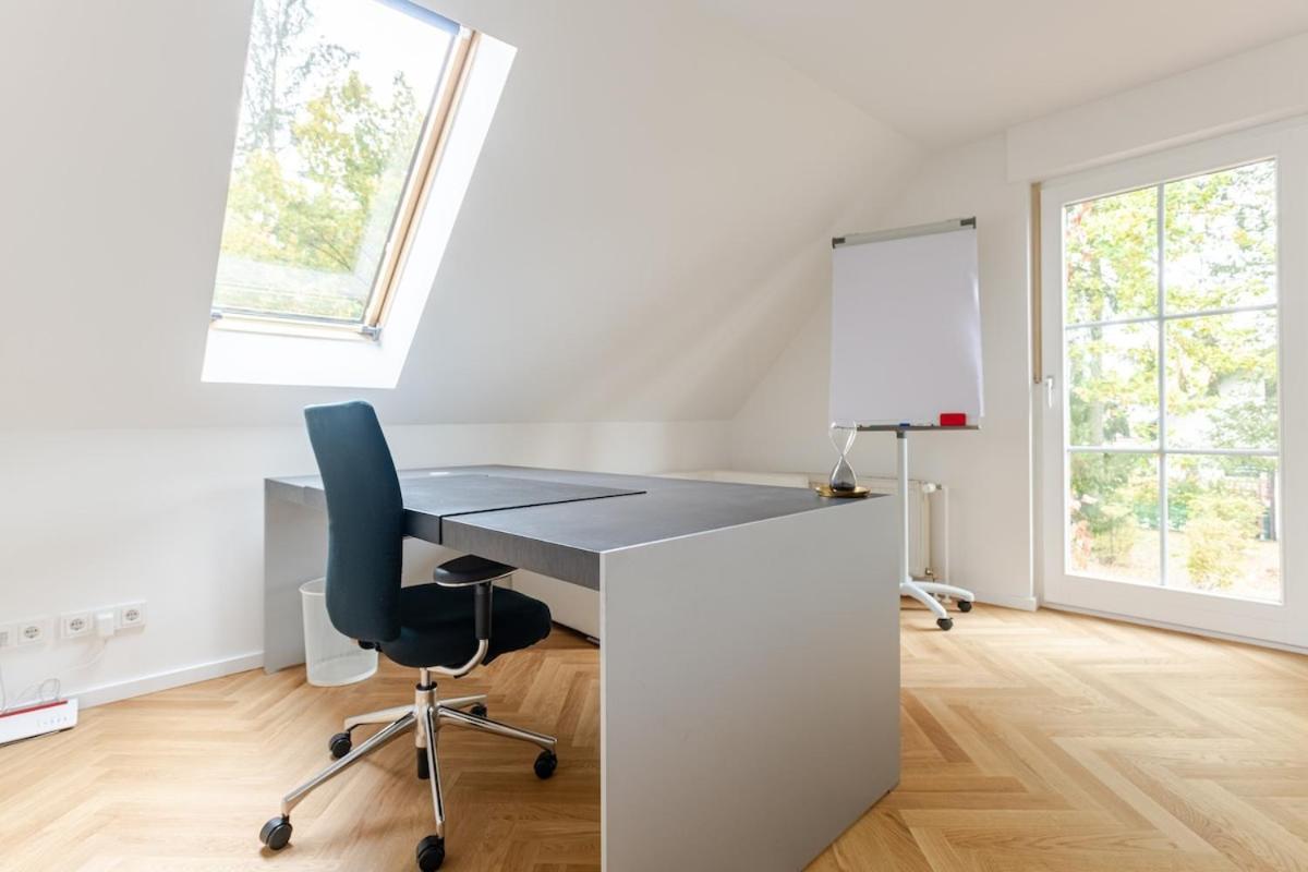 Idyllisches, Neu Renoviertes Haus Mit Steg Am See Berlin Exteriör bild